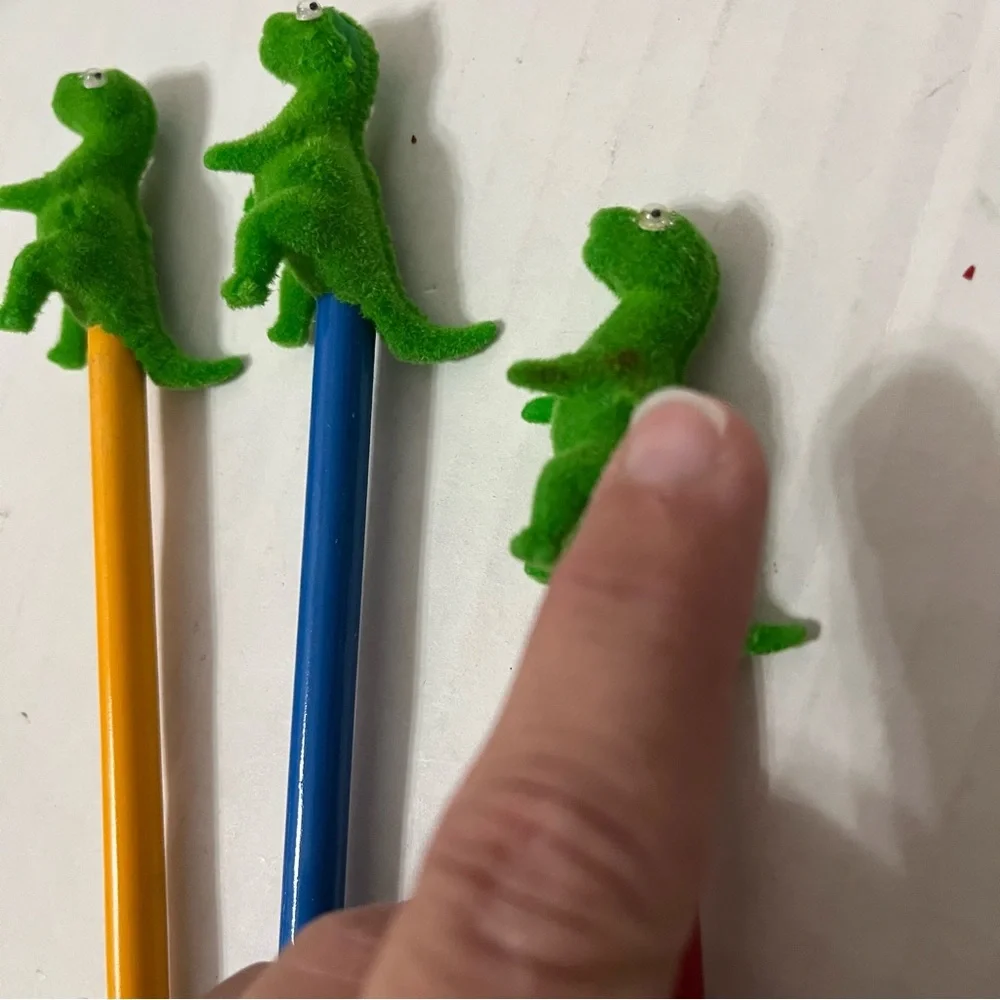 Vintage Dinosaur Pencil Set w/Ceramic Cup Holder & 3 Wooden Pencils w/ Toppers